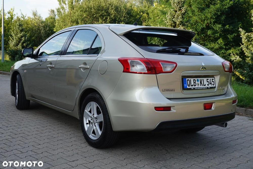 Mitsubishi Lancer - 11