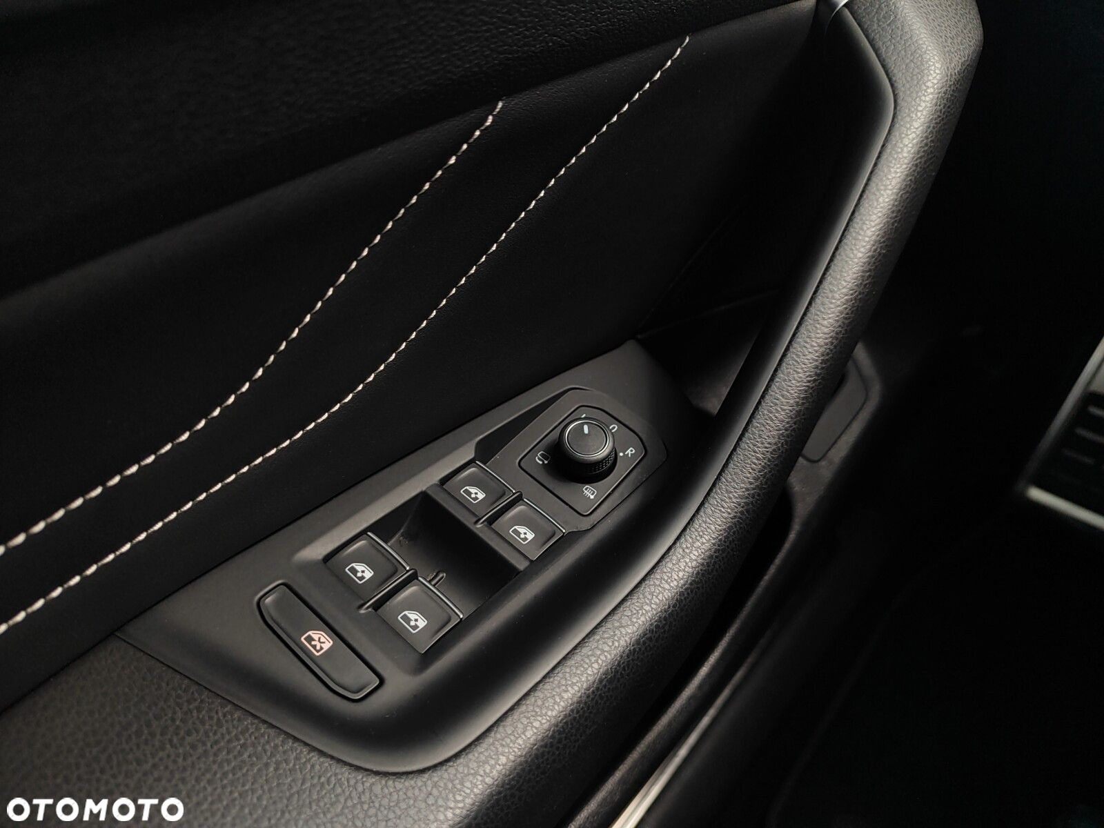 Volkswagen Arteon 2.0 TDI 4Motion R-Line DSG - 25