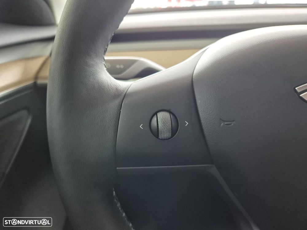 Tesla Model 3 Long Range Tração Traseira - 17