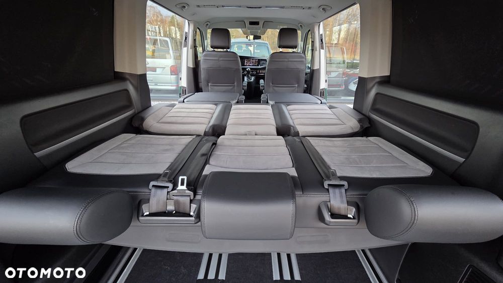Volkswagen Multivan - 31