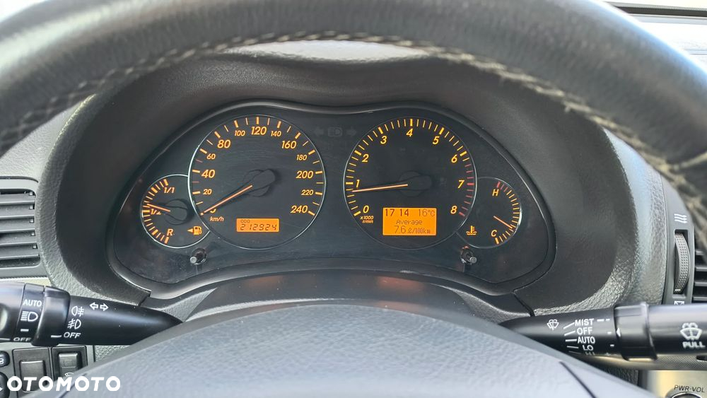 Toyota Avensis - 22