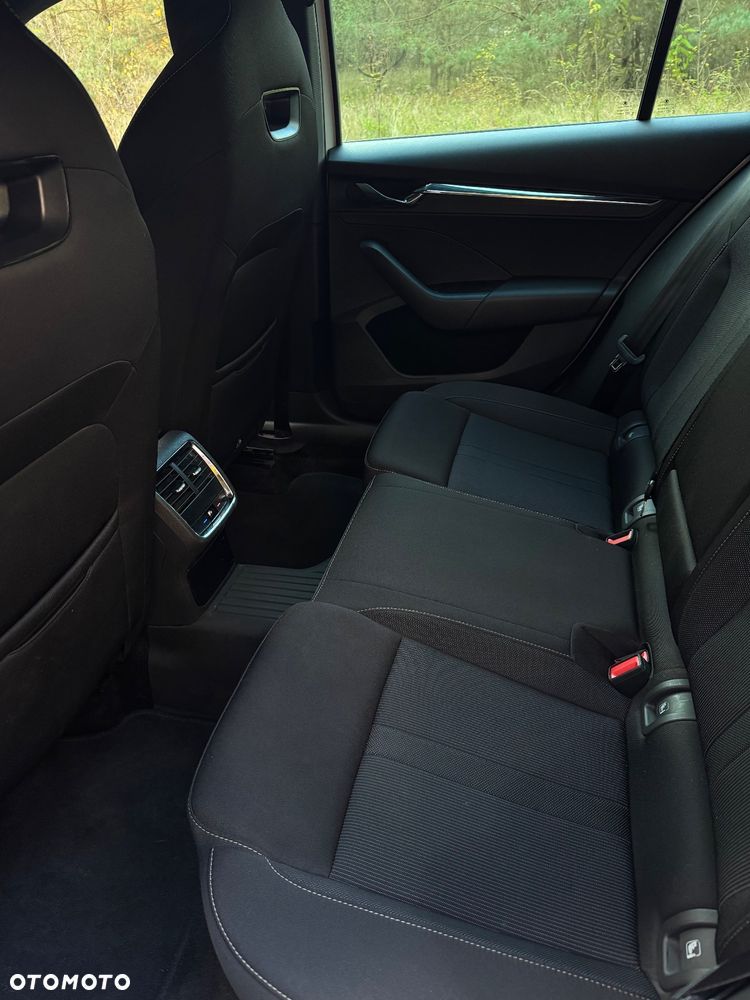 Skoda Octavia 2.0 TDI DSG Sportline - 14