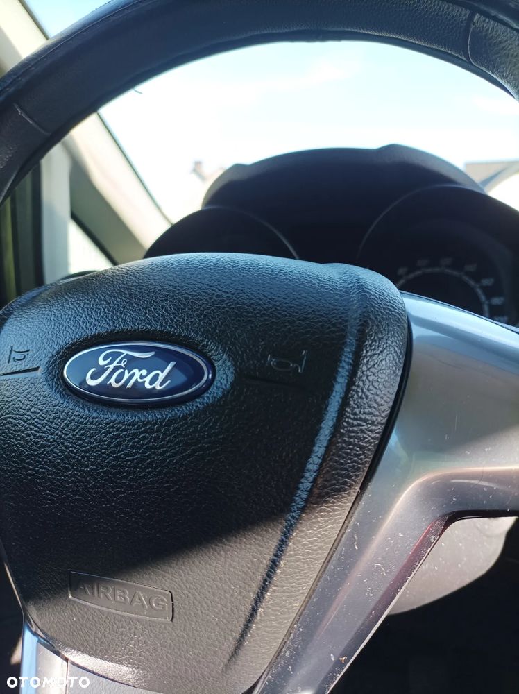 Ford Fiesta - 11