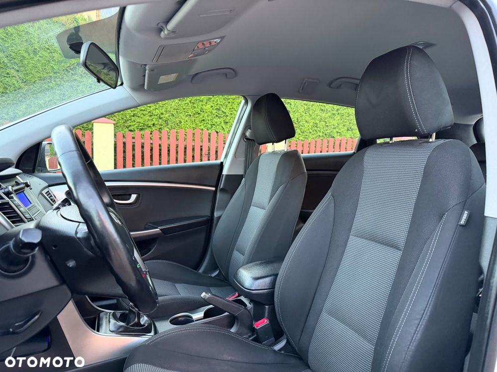 Hyundai i30 1.6 Comfort World Cup - 31