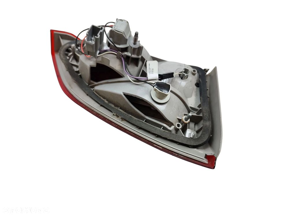 LAMPA PRAWY TYŁ W KLAPE FORD FOCUS MK3 LIFT (2014-2018) 1.5 TDCI 105KM F1EB-13A602-CA - 2