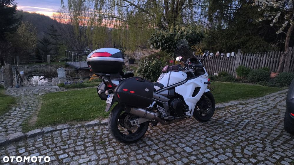 Suzuki GSX - 4