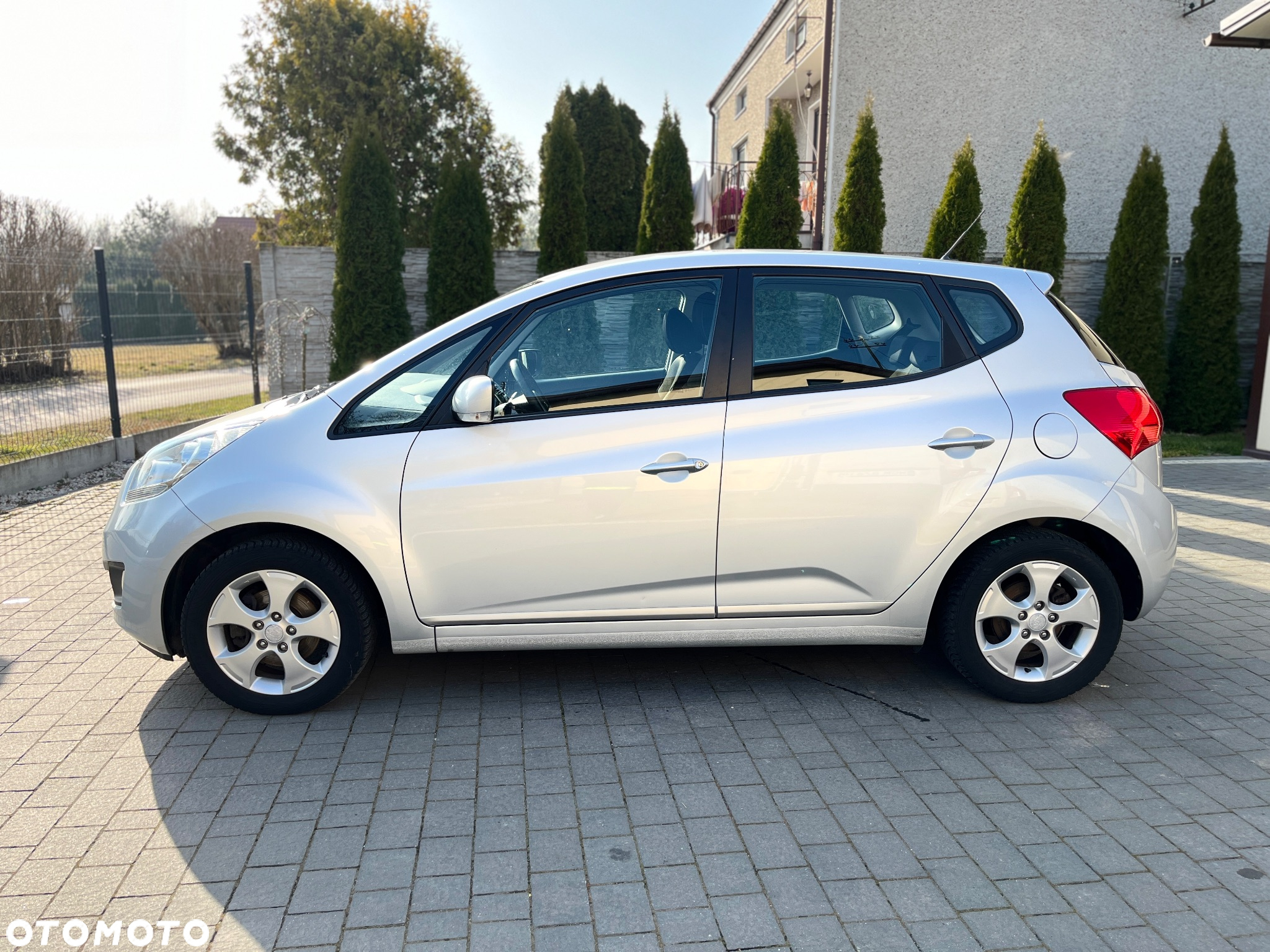 Kia Venga 1.6 L - 4