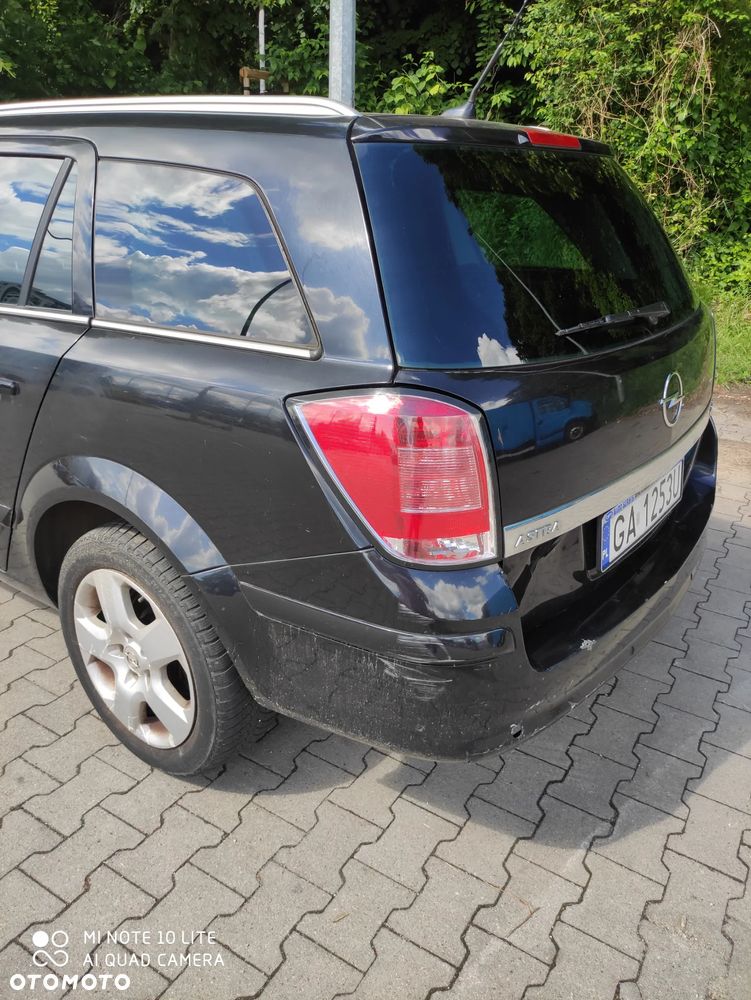 Opel Astra 1.9 CDTI Cosmo - 2