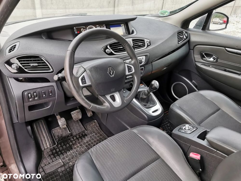 Renault Grand Scenic - 9