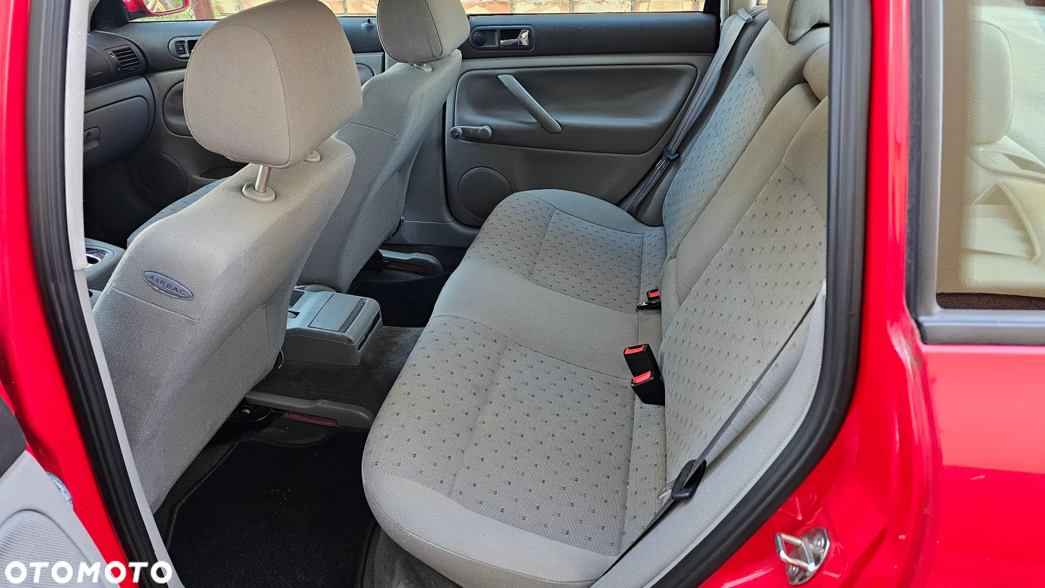 Volkswagen Passat 1.8 Comfortline - 23