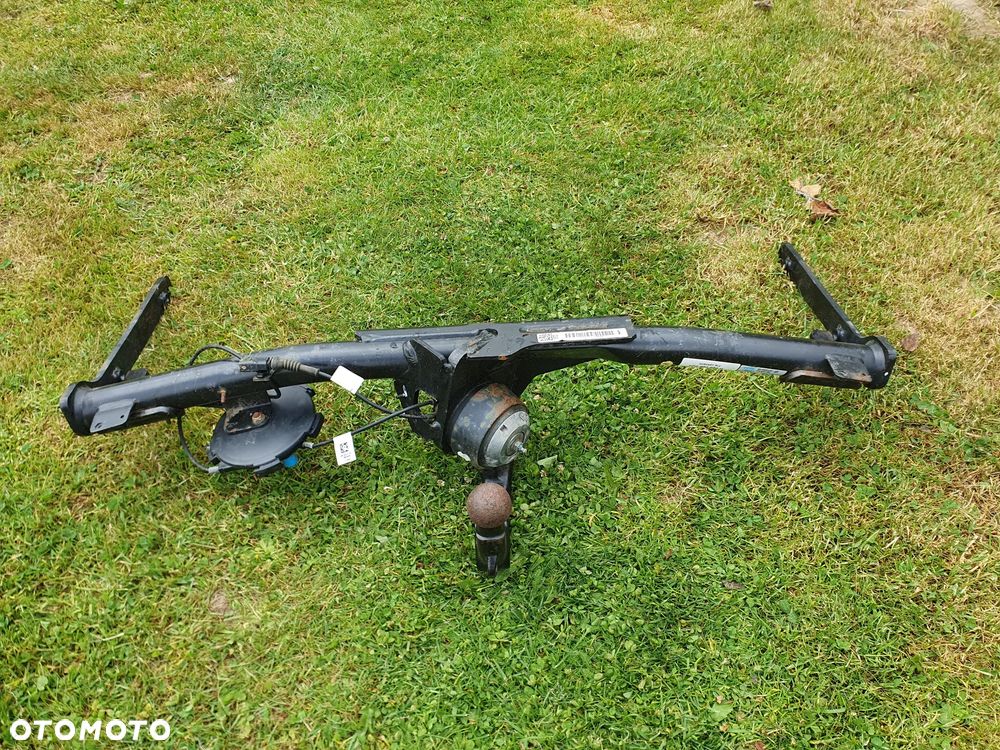 VW Golf VII 7 hak holowniczy 5G0803880 - 4