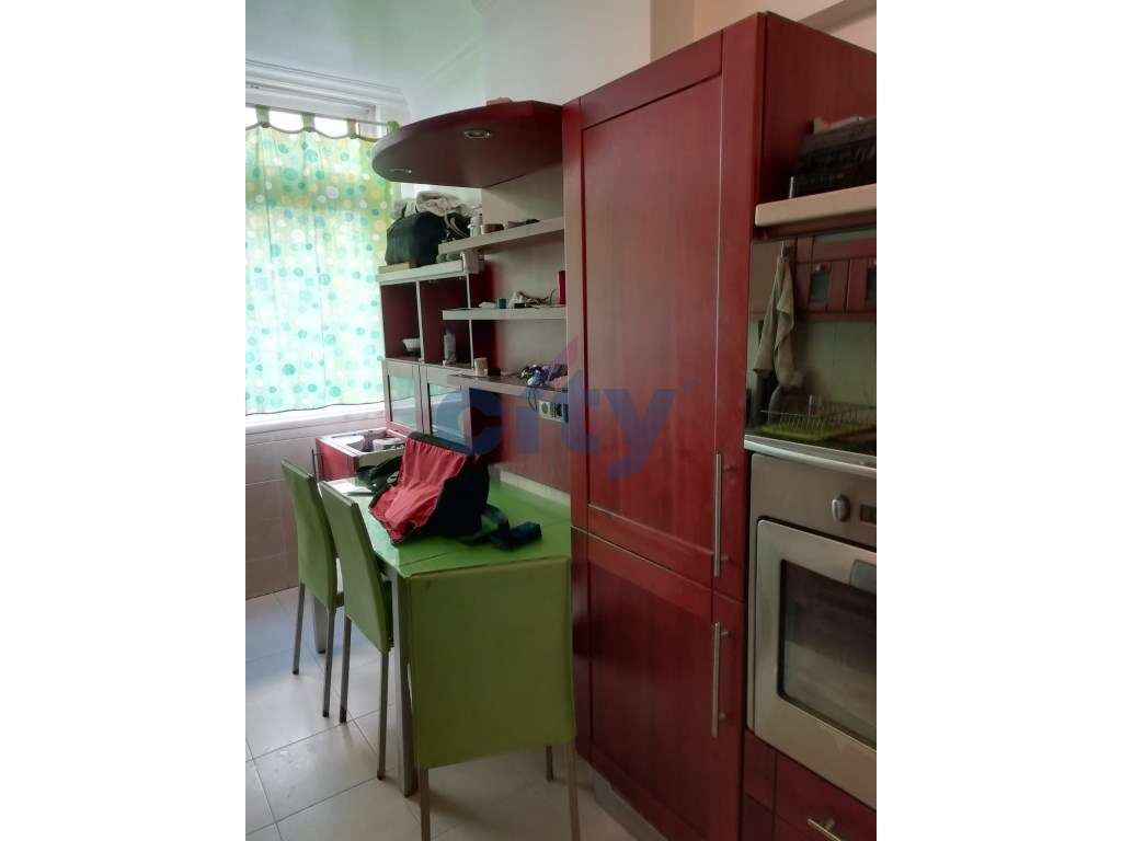 Apartamento T3 para arrendamento às Portas de Benfica - Grande imagem: 2/8