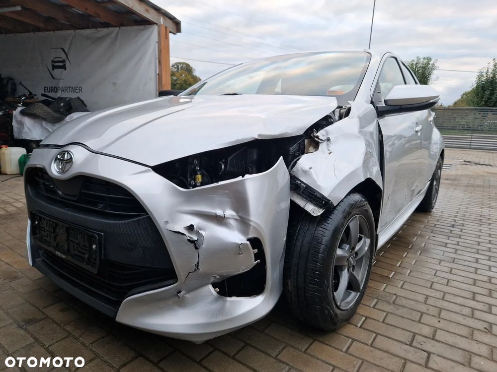 Toyota Yaris - 30