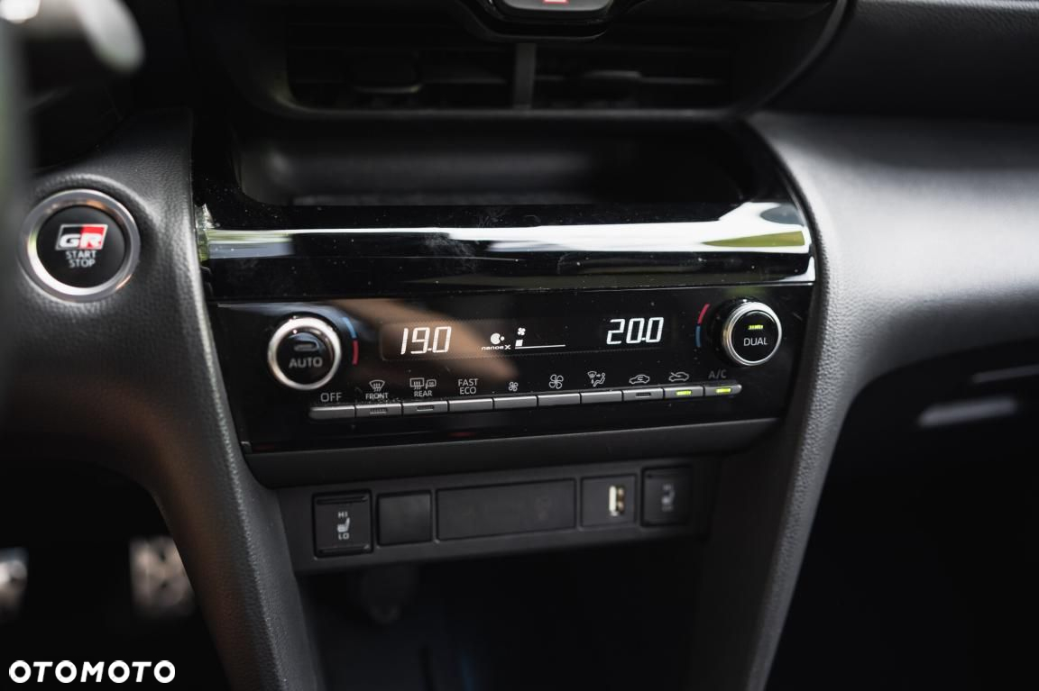 Toyota Yaris Cross - 18