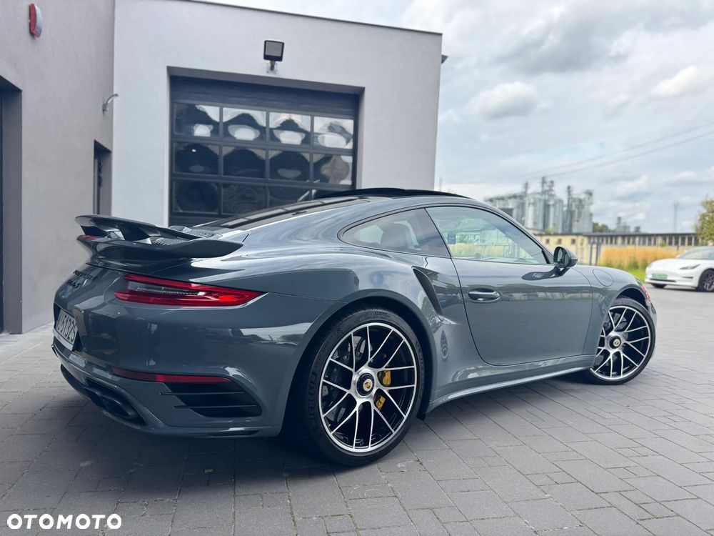 Porsche 911 Turbo S - 5