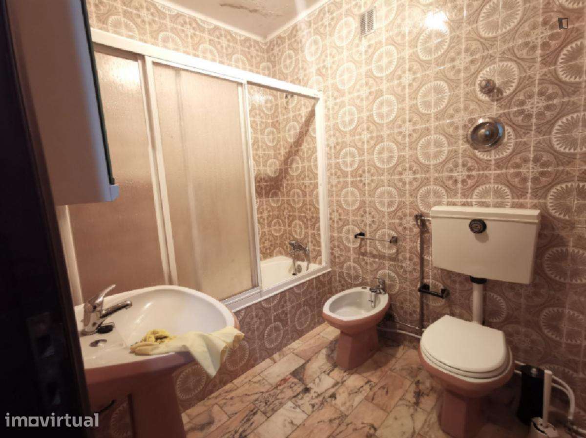 Quarto - localizado em Guimaraes - Grande imagem: 4/5