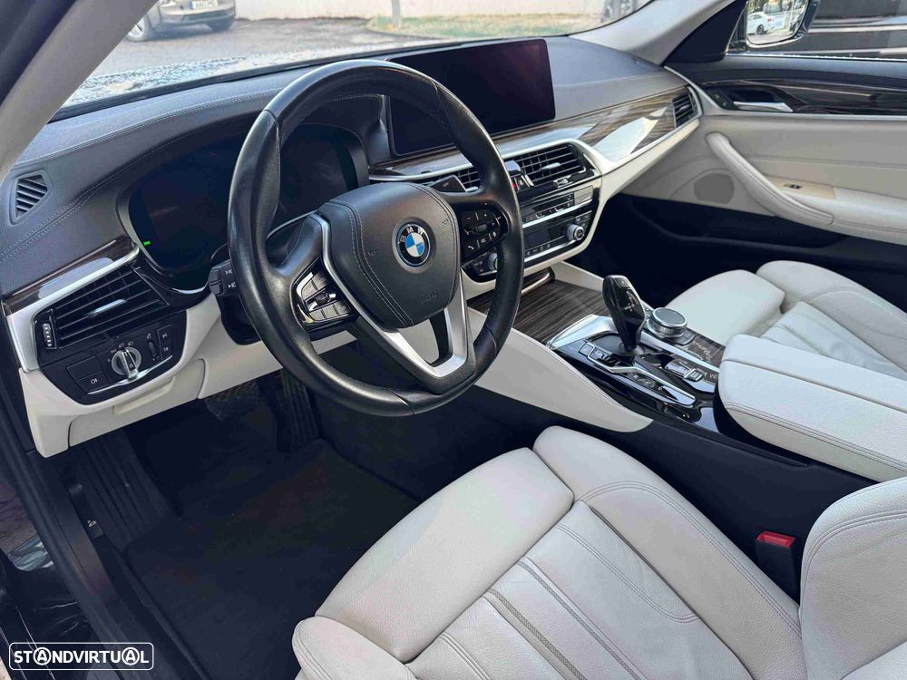 BMW 530 e - 12