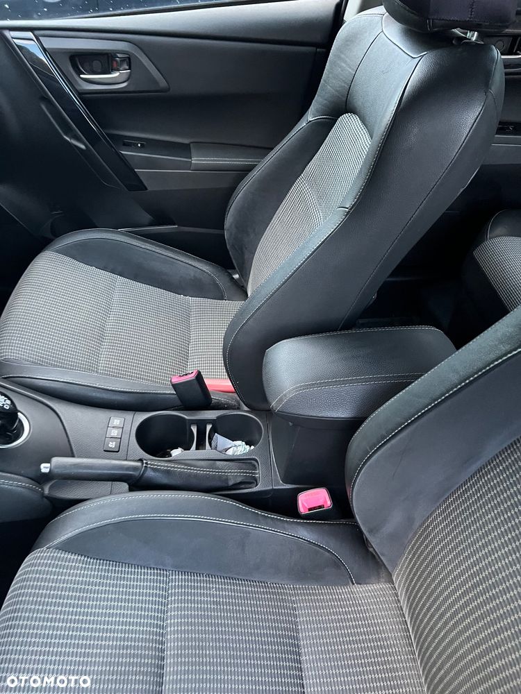 Toyota Auris - 22