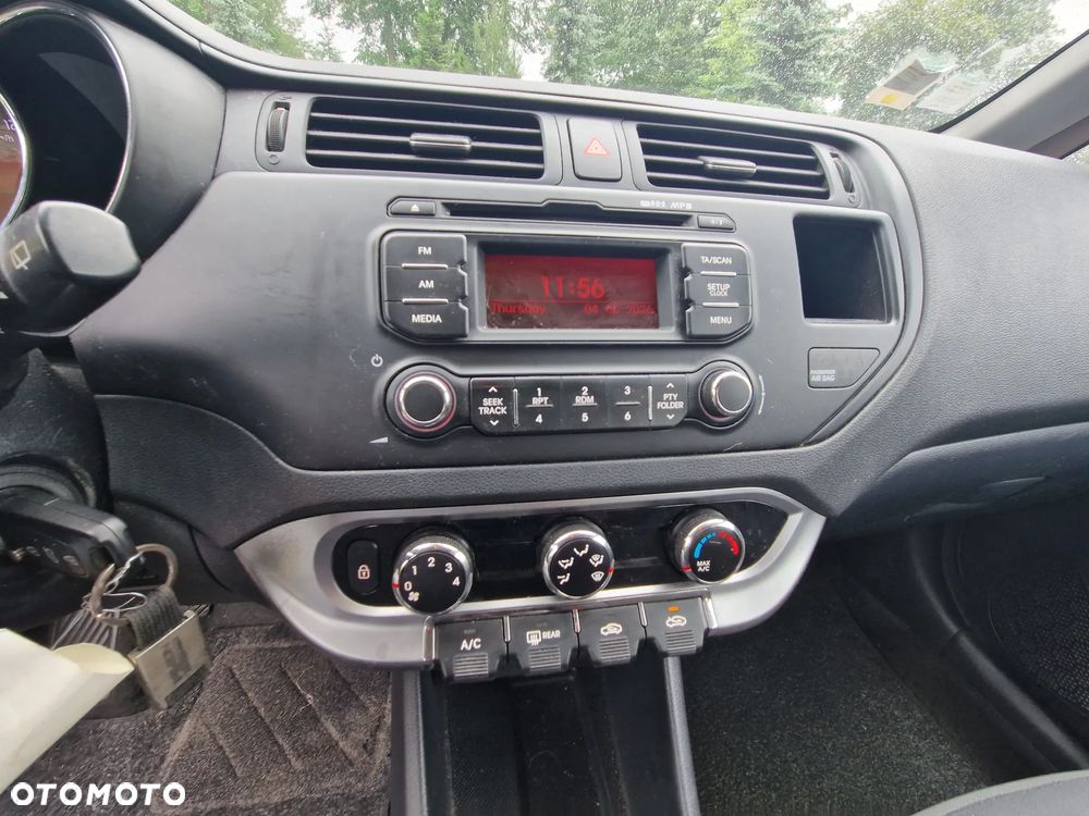 Kia Rio 1.2 Attract - 10