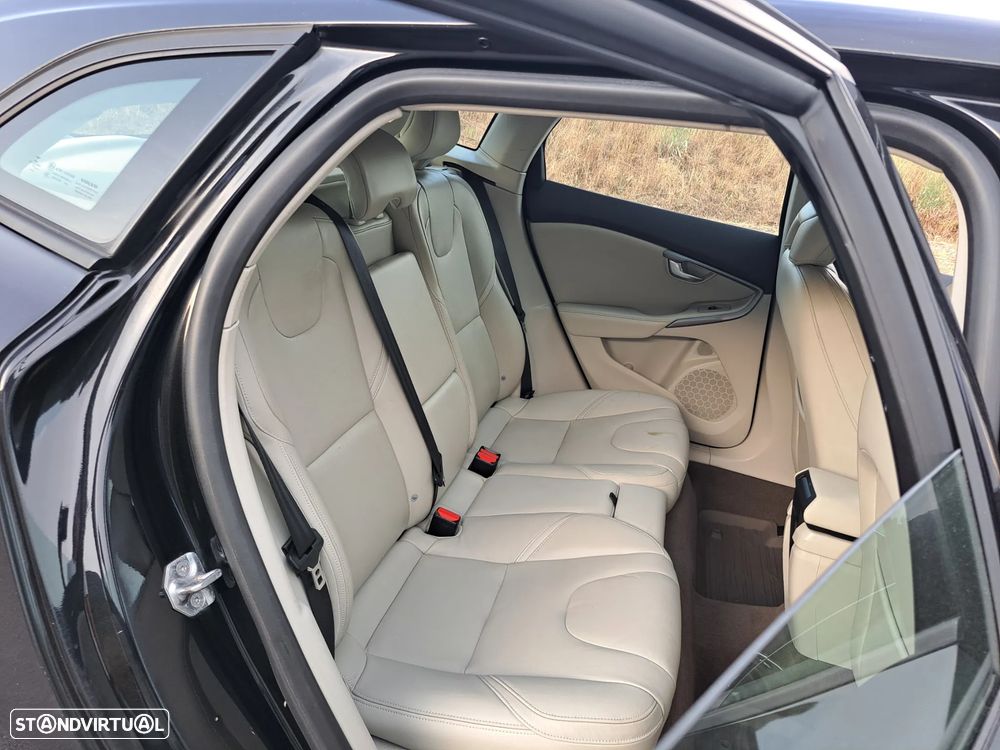 Volvo V40 D2 - 29