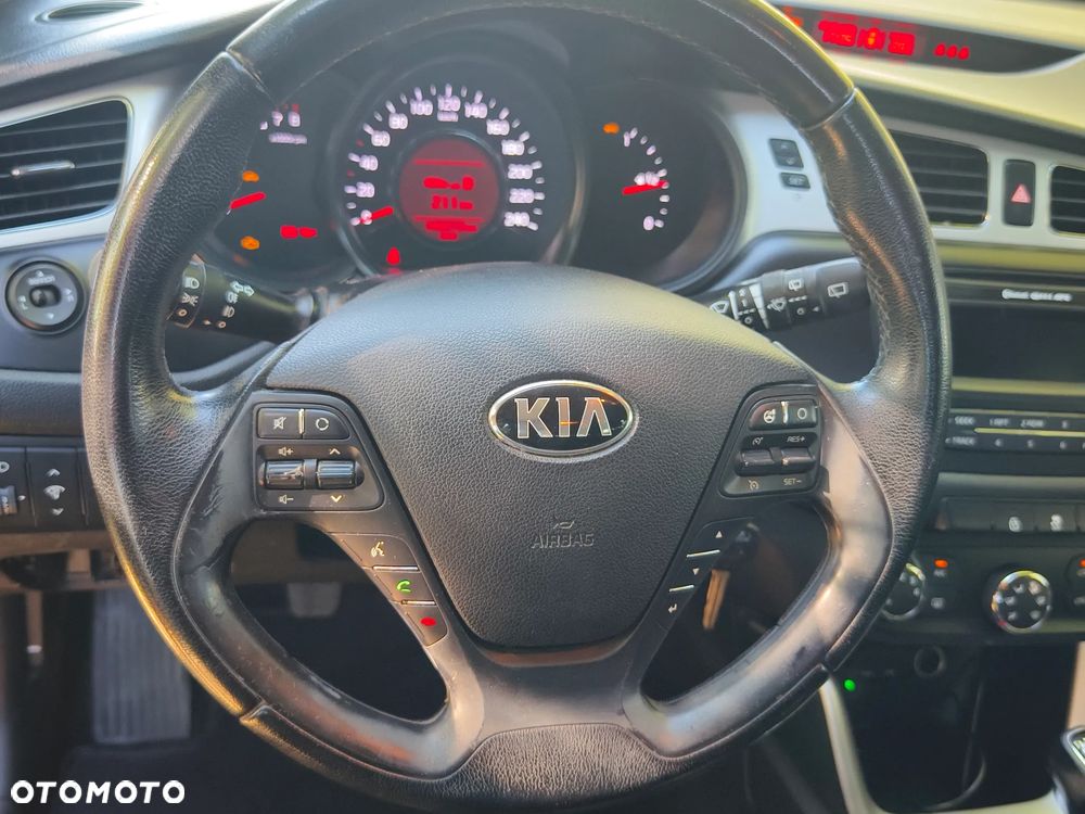Kia Ceed - 14