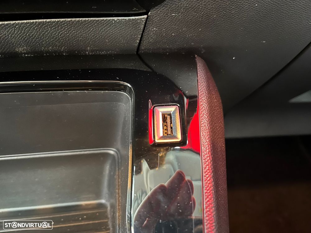 Peugeot 208 1.5 BlueHDi Signature - 25