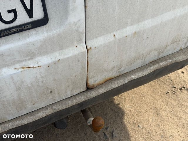 Mercedes-Benz Cargo - 23