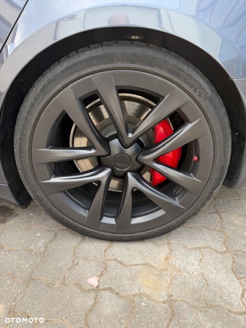 Tesla Model S - 18