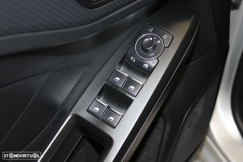 Ford Focus 1.0 EcoBoost MHEV ST-Line - 24