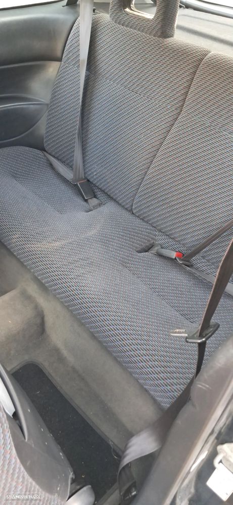 Honda Civic 1.5i LS - 12