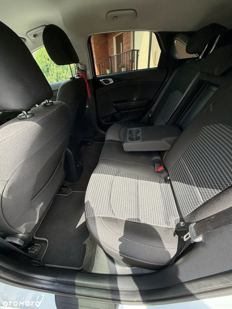 Kia Ceed 1.0 T-GDI Business Line Plus - 24