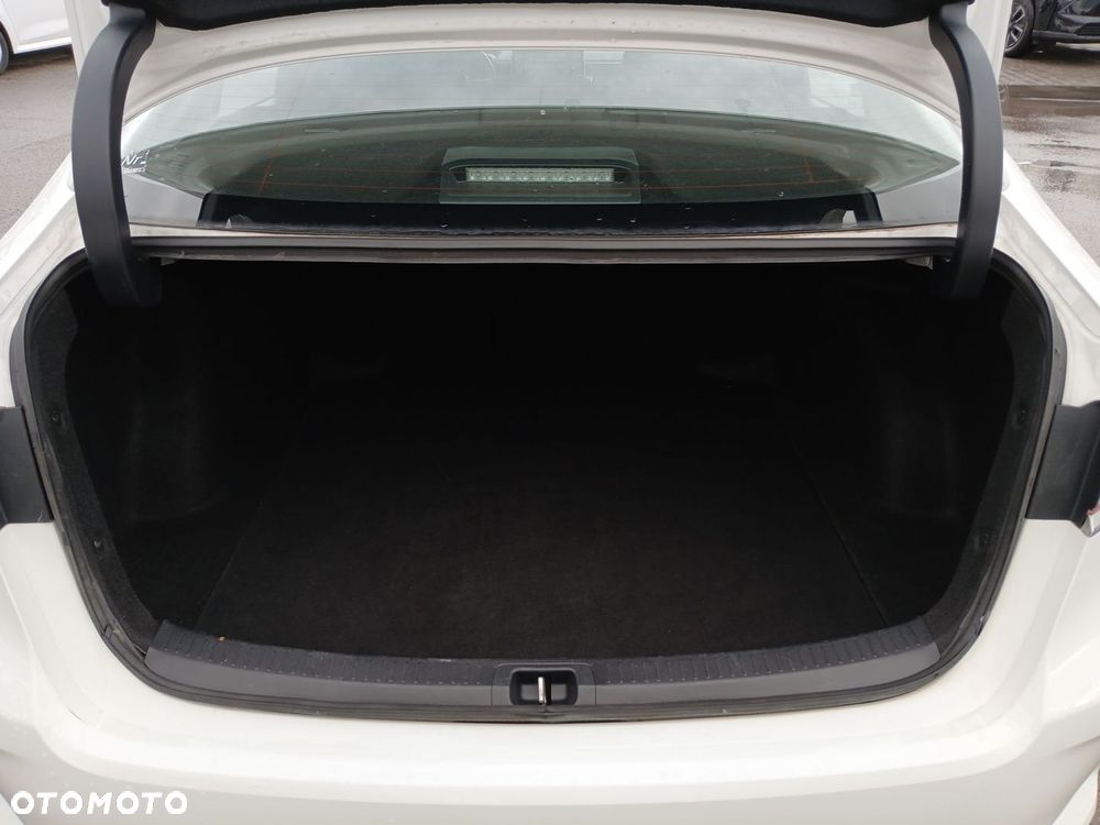 Toyota Corolla 1.8 Hybrid Active - 13