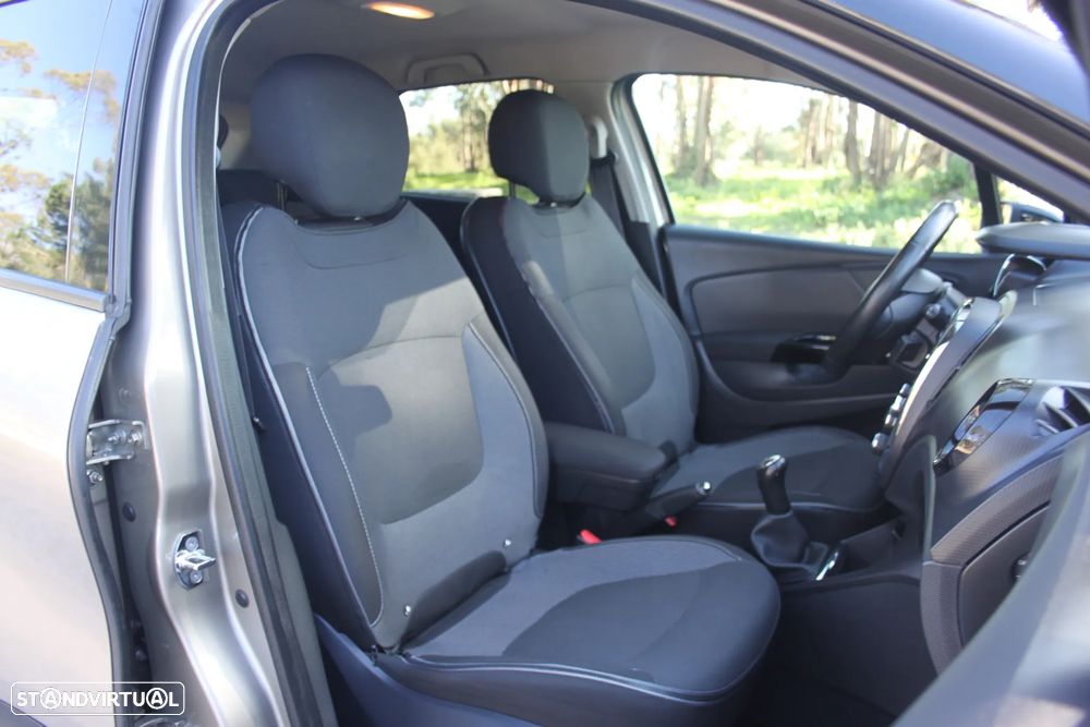 Renault Captur 1.5 dCi Exclusive - 18