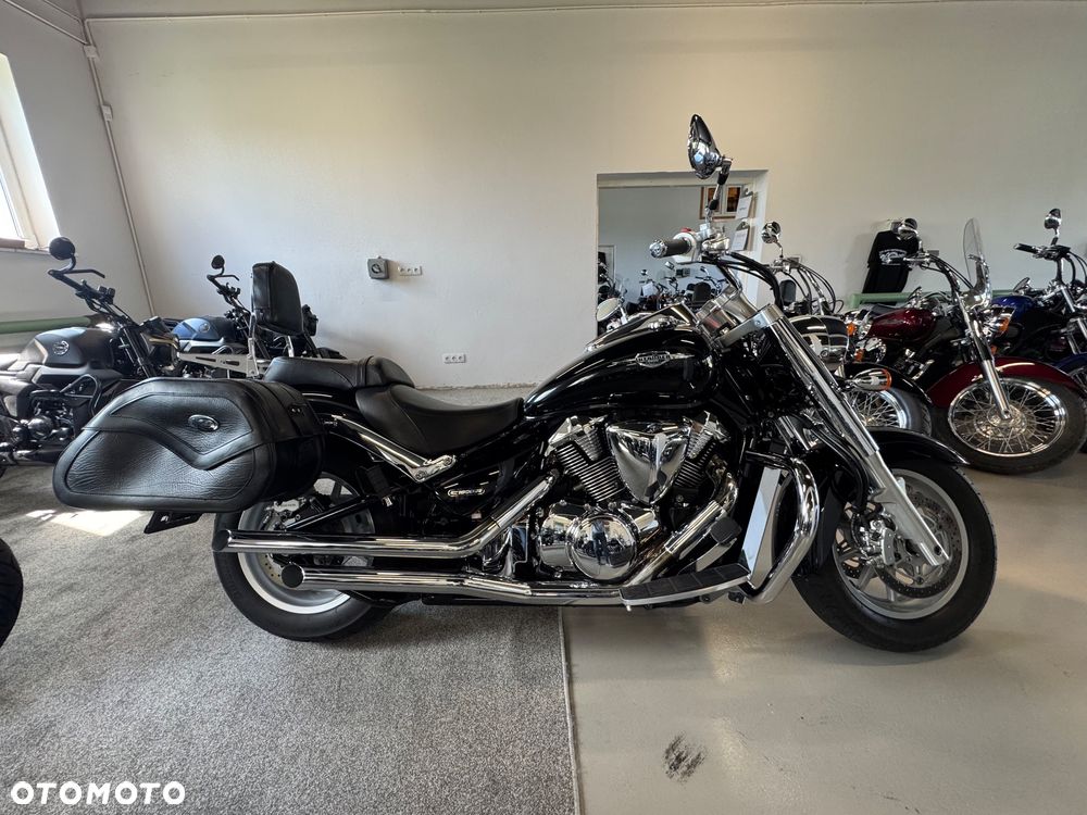 Suzuki Intruder - 3