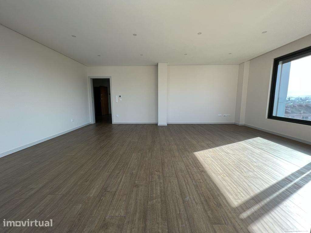 T4 c/ Terraço, novo, na Boavista - Grande imagem: 2/14