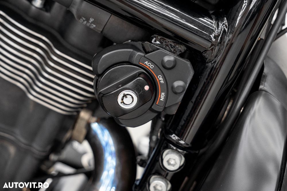 Harley-Davidson VRSCD Night Rod - 12