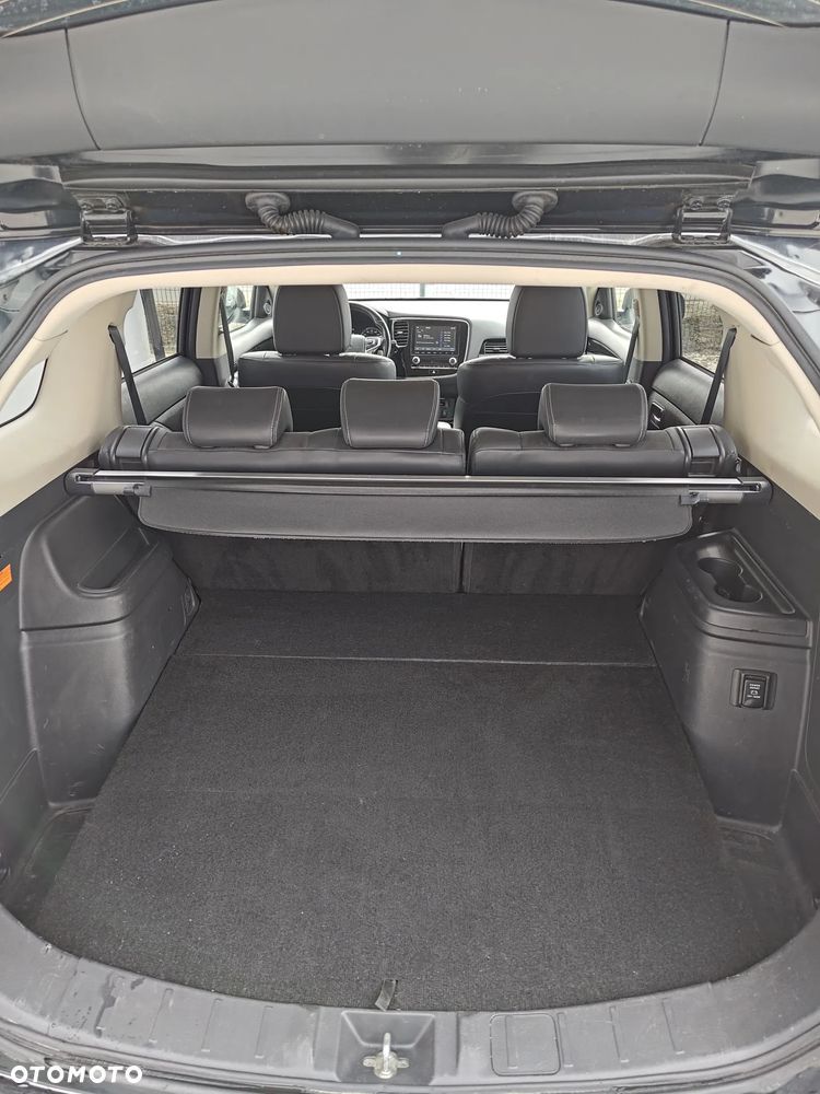 Mitsubishi Outlander - 17