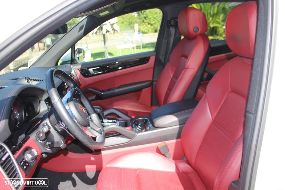 Porsche Cayenne S E-Hybrid - 17