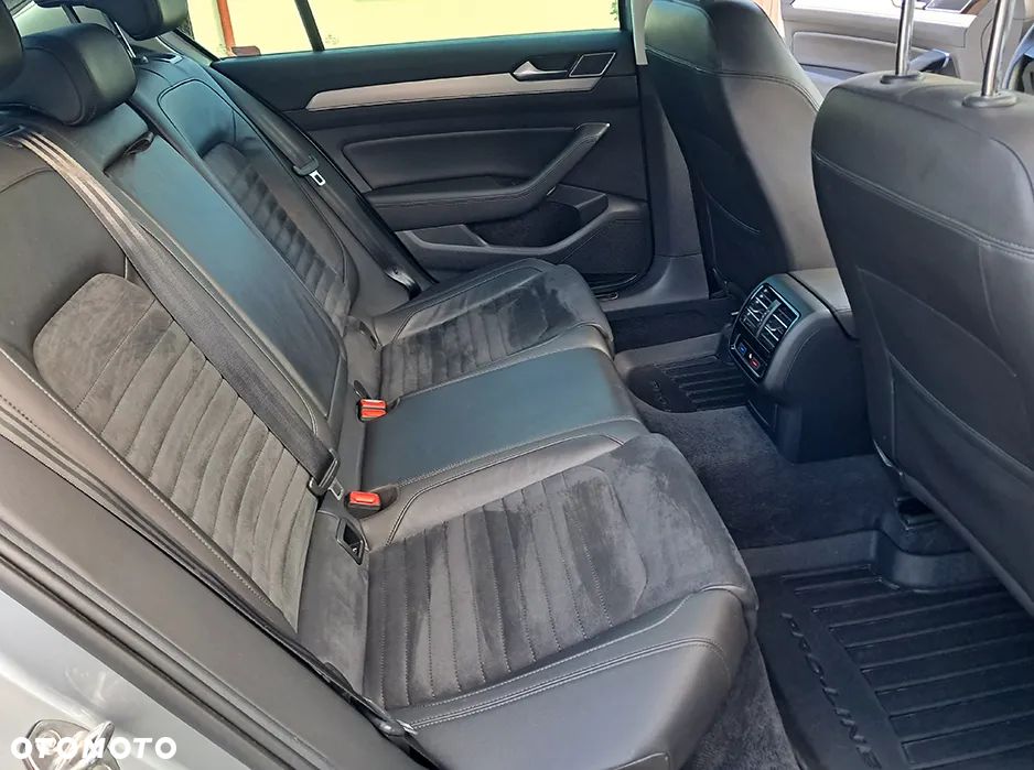 Volkswagen Passat - 11