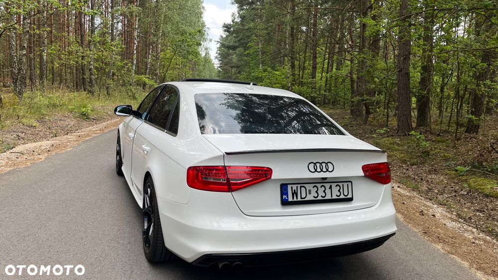 Audi A4 Limousine - 17