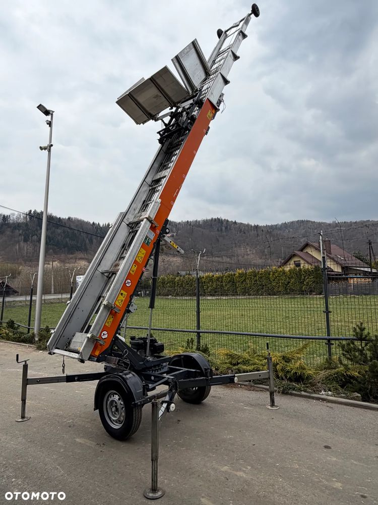 Paus Easy 18 WH-M Drabina Winda Dekarska mobilna aluminiowa TRANSPORTER DEKARSKO-BUDOWLANY w pełni Hydrauliczny 18 metrów. Obrotowy do okoła. 2018rok. Jak Nówka z salonu. praktycznie zerowy przebieg! Serwisy w Dekra do Końca. Sprowadzona z Komuny Norweskiej. Wielka Okazja. Sterowanie Hydrauliczne. Nowy model wózek jeździ od dołu dodatkowe ramię. Pojazd przyczepa lekka - 39