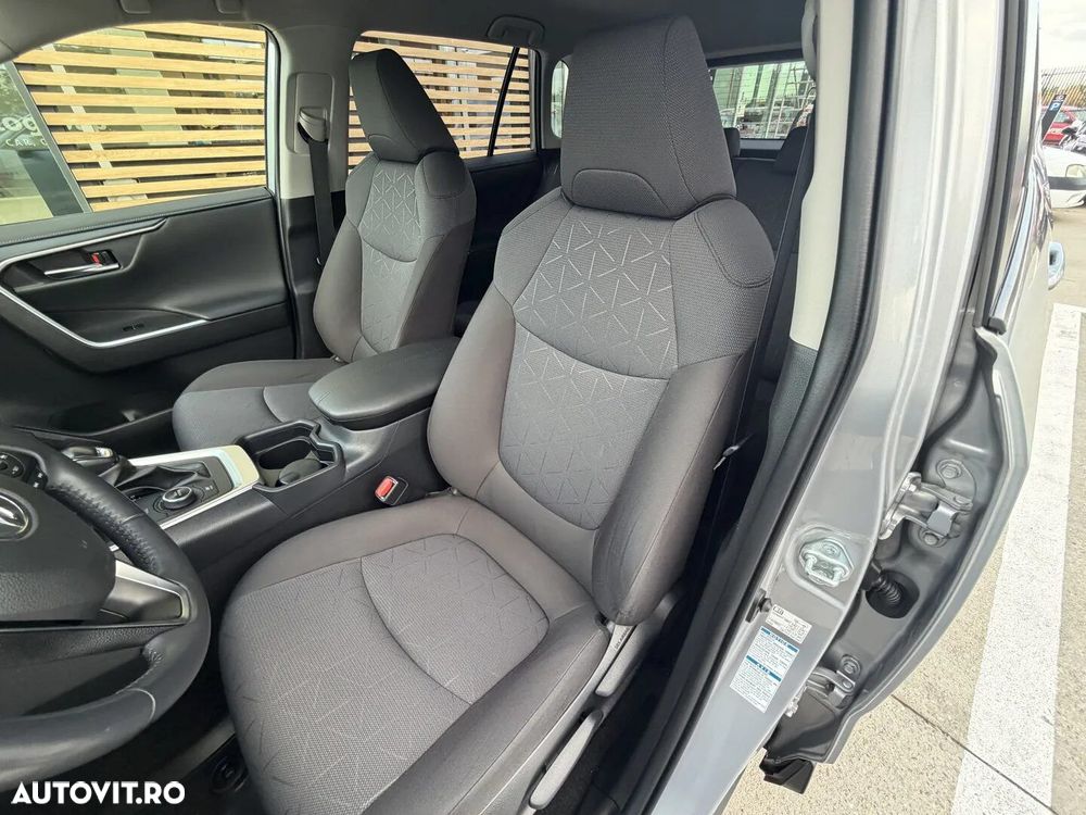 Toyota RAV4 - 18