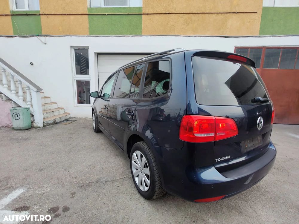 Volkswagen Touran 2.0 TDI DPF STYLE - 13