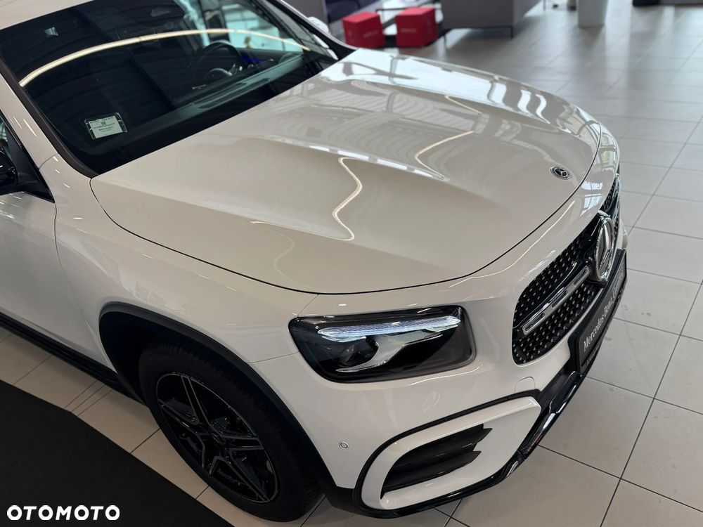 Mercedes-Benz GLB 200 AMG Line 7G-DCT - 10