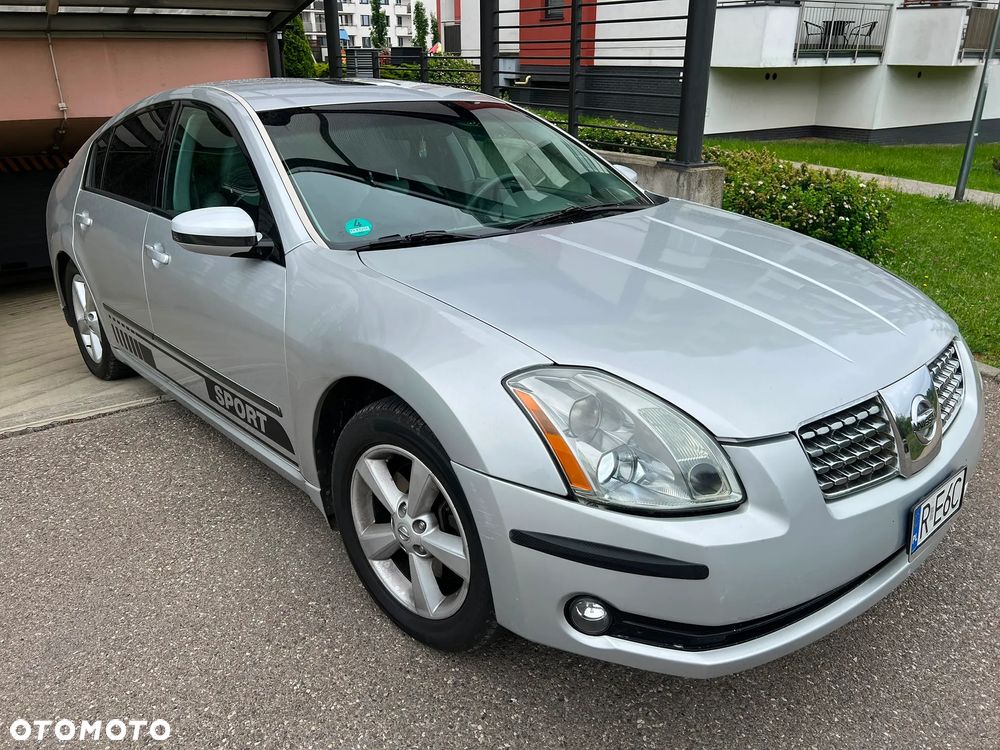 Nissan Maxima 3.5 SE - 12