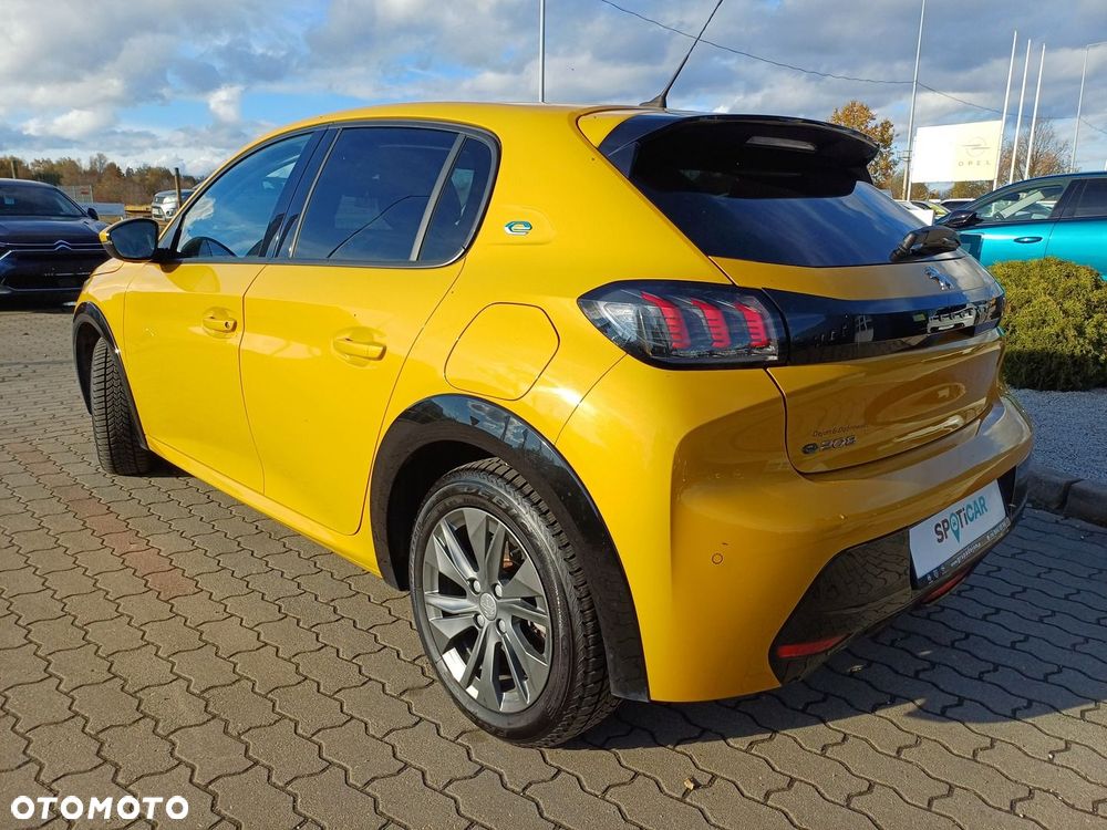 Peugeot 208 - 4