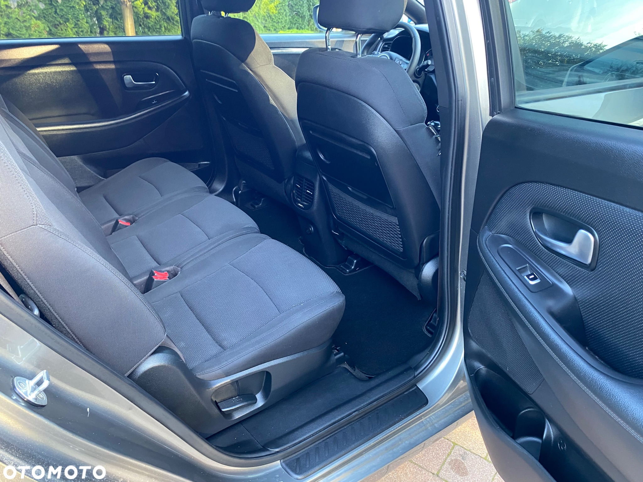 Kia Carens 1.7 CRDi Vision - 9