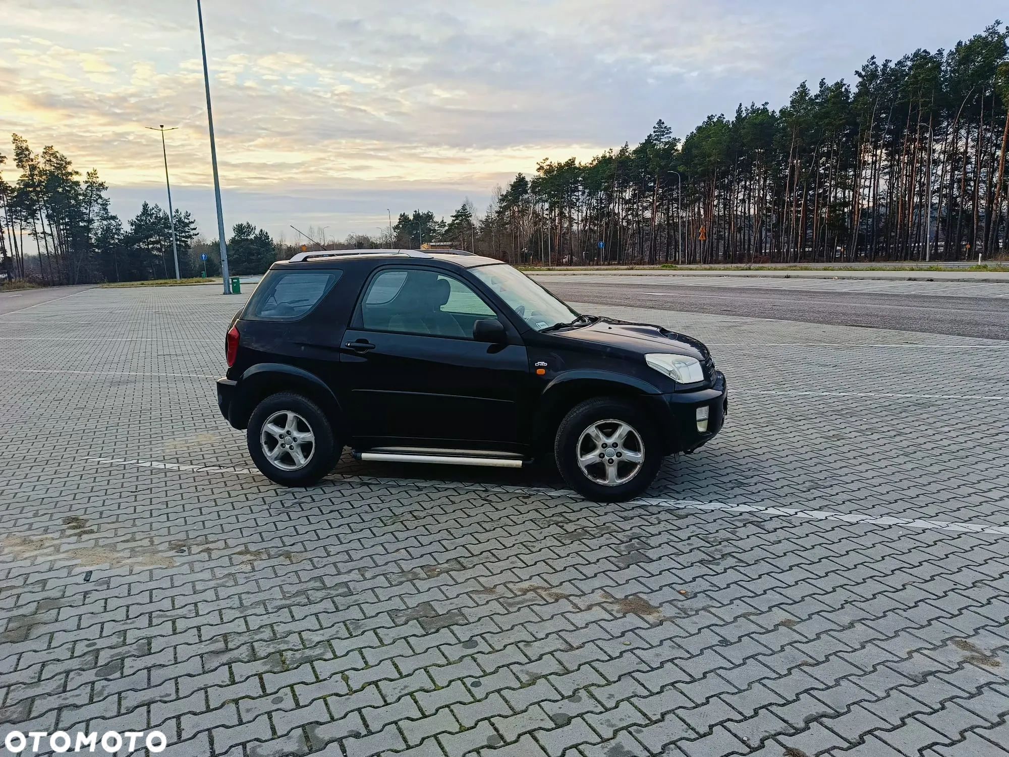 Toyota RAV4 - 1