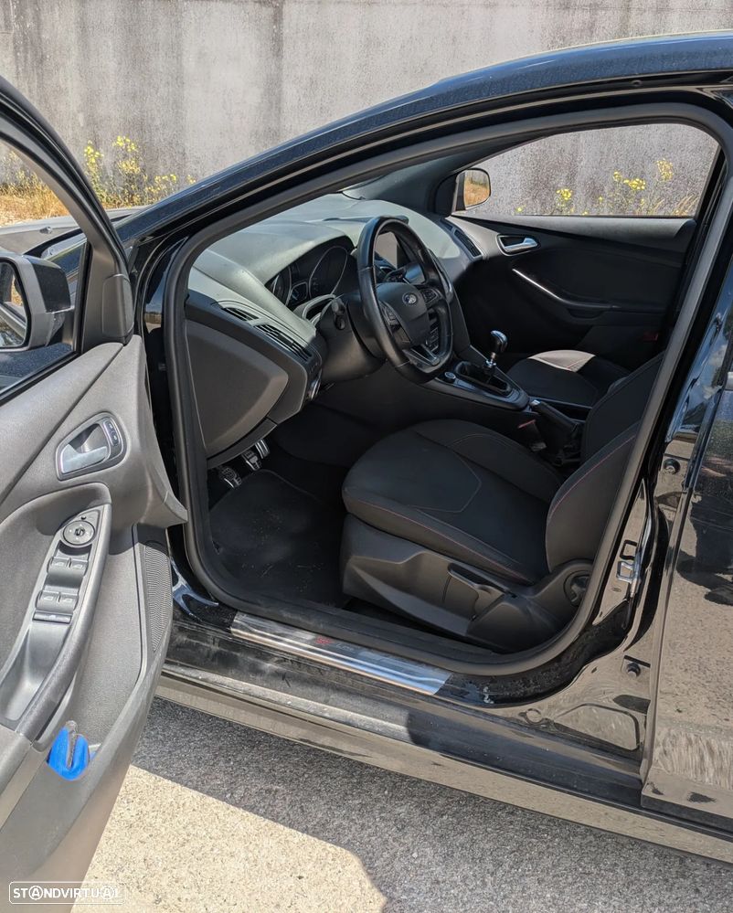 Ford Focus 1.5 TDCi ST-Line - 13