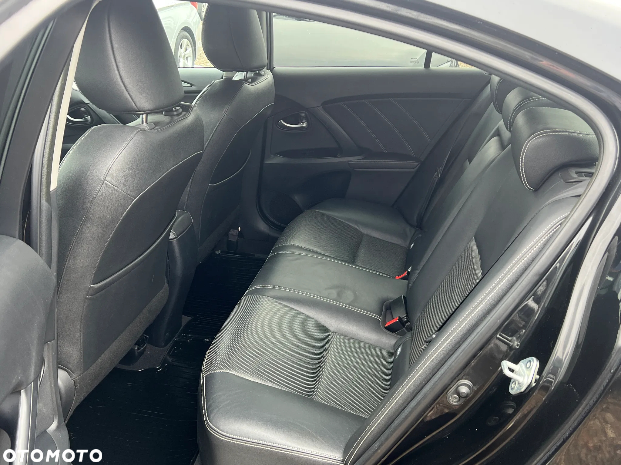 Toyota Avensis 2.0 D-4D Prestige - 24